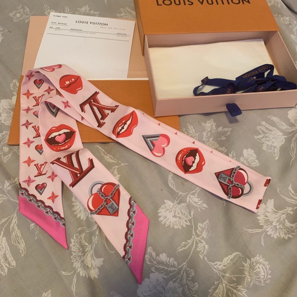 🔥SOLD🔥Louis Vuitton bandeau